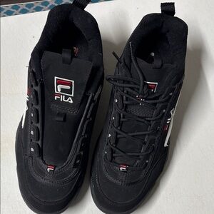 Fila Disruptor II, Men's Black and Red low top Sneakers, size 10 1/2